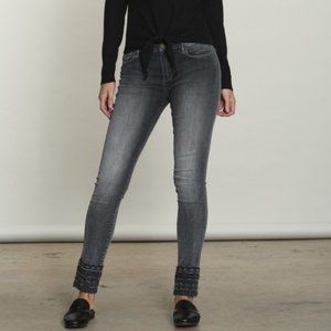Driftwood Jackie Embroidered Hem Jeans Size 28 EUC